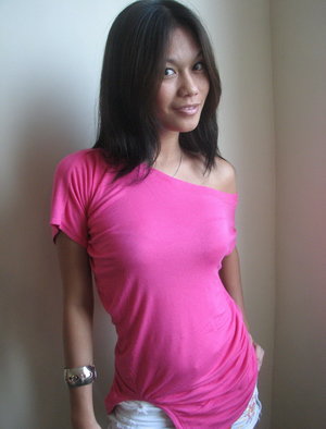 Adorable Asian teen Alina Li doffs spandex attire to do yoga in the nude